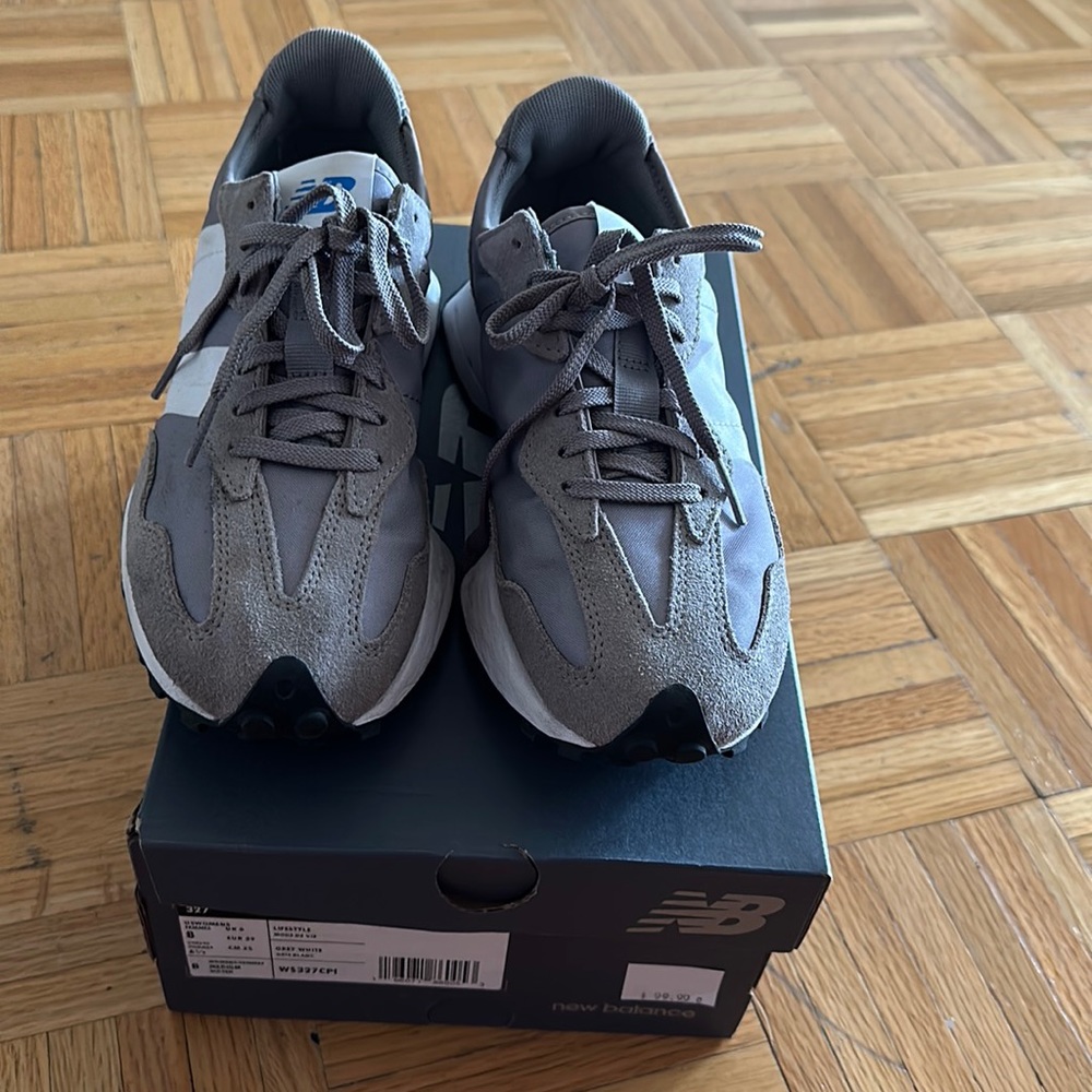 New balance 327 only used twice